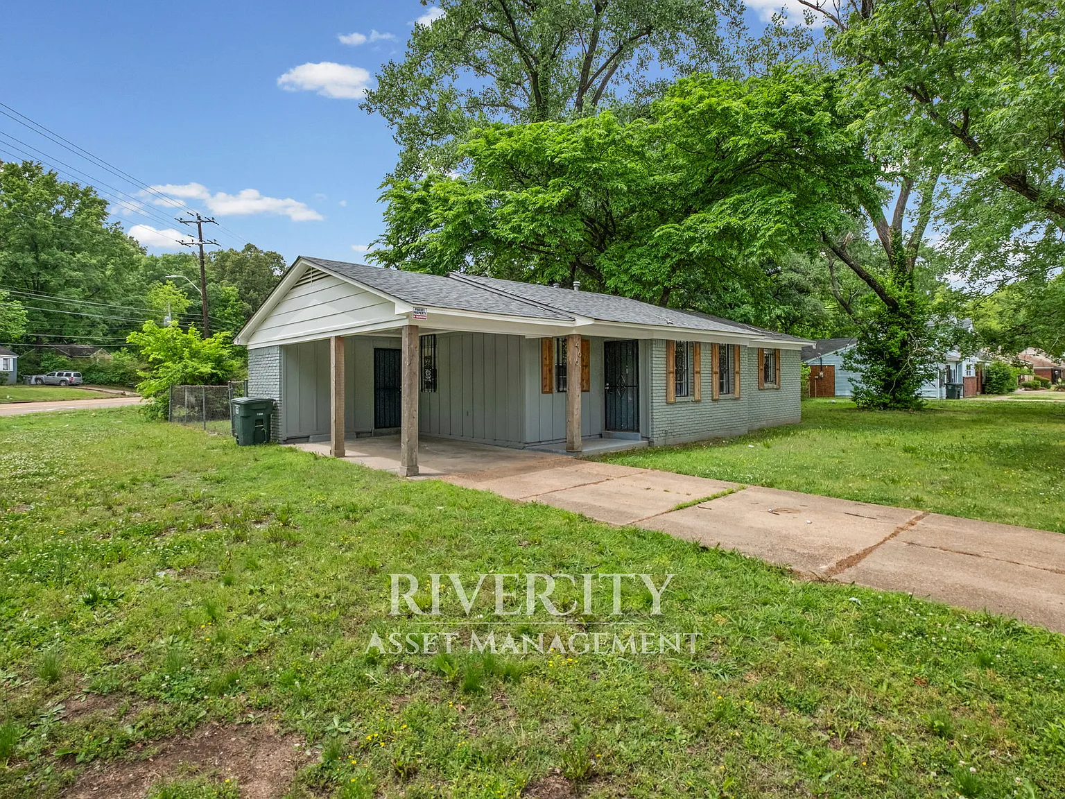 3 bed, 1035 sqft, $1,295 — Photo 2
