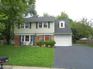13218 Pennerview Ln, Fairfax, VA 22033