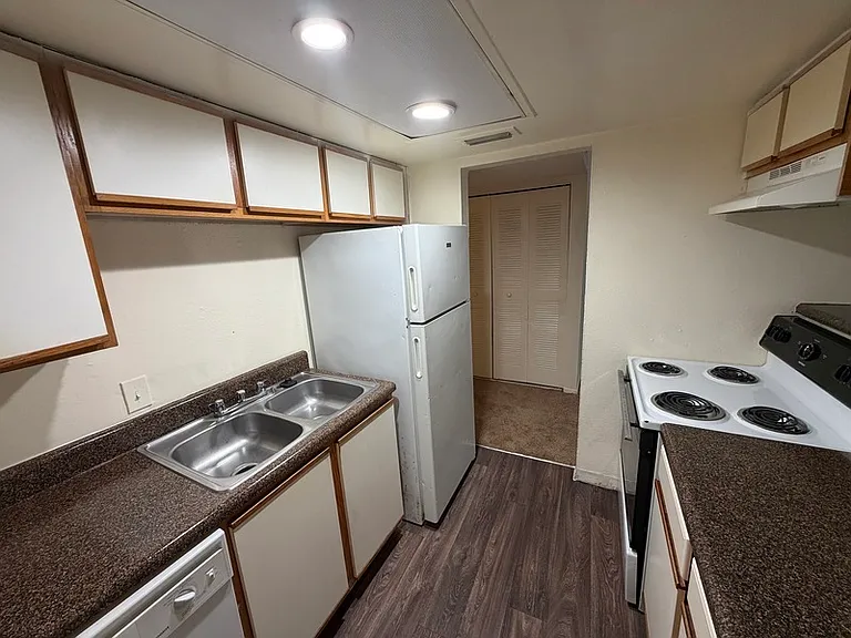 5319 Sumerset St #19A — Photo 10