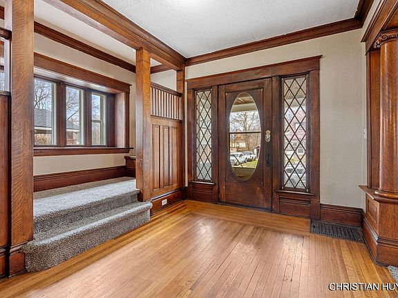 5th image of 814 Bates St SE