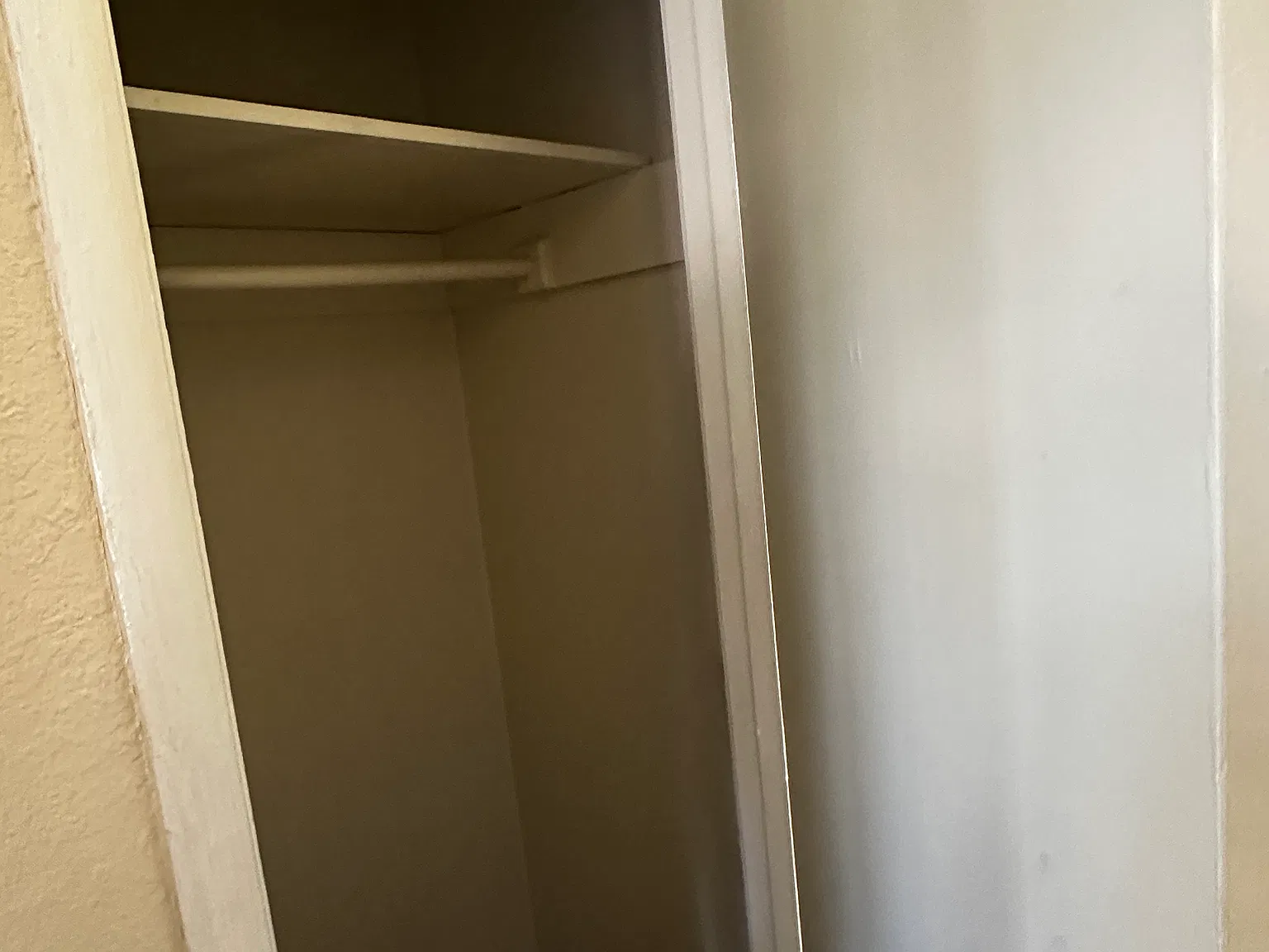 Studio, 425 sqft, $1,695 — Photo 3