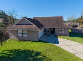 300 Lionel Ct, Abita Springs, LA 70420