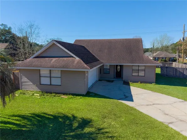300 Lionel Ct, Abita Springs, LA 70420