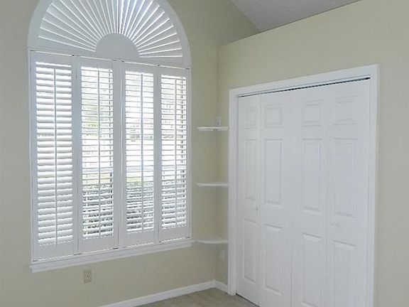 3rd image of 2759 Westbury Dr