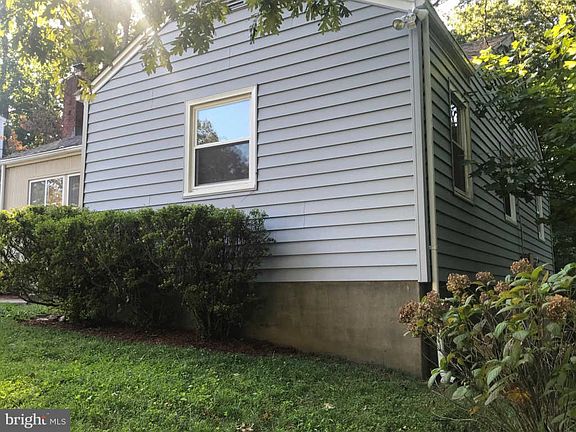 3rd image of 3422 Executive Ave