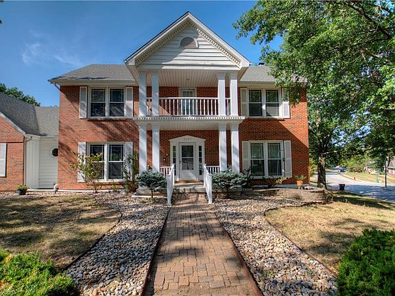 3rd image of 3604 SW Fleming Dr