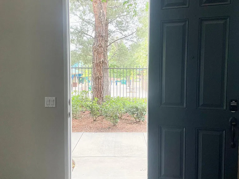 27237 Riverview Ln — Photo 17