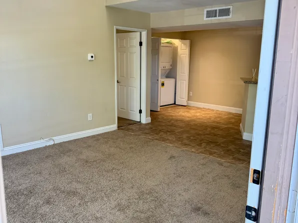 5122 S Jones Blvd Unit 205, Las Vegas, NV 89118