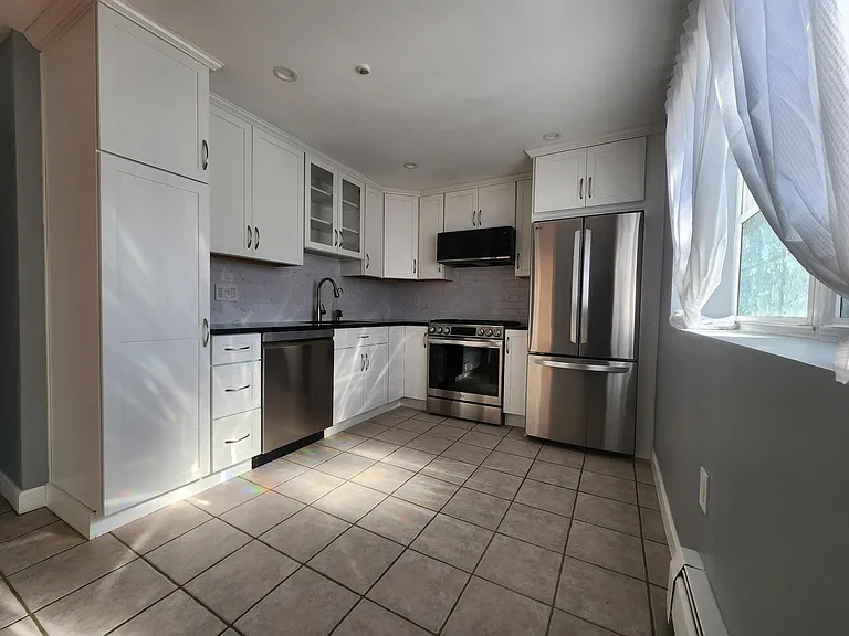 75 Edgelawn Ave #1 — Photo 6