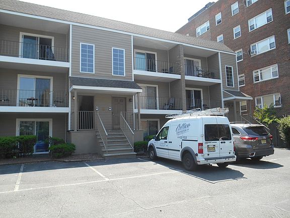 4th image of 59 Kensington Ave #C