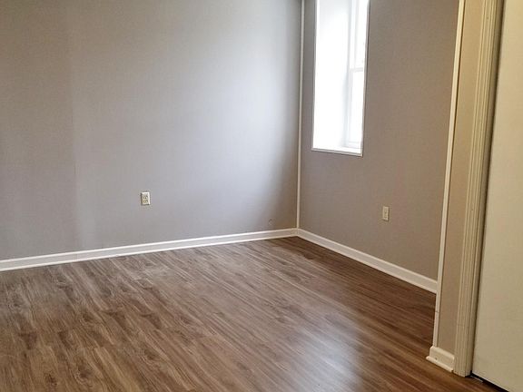 111 Baltimore St 1st Fl. Front - Bedroom