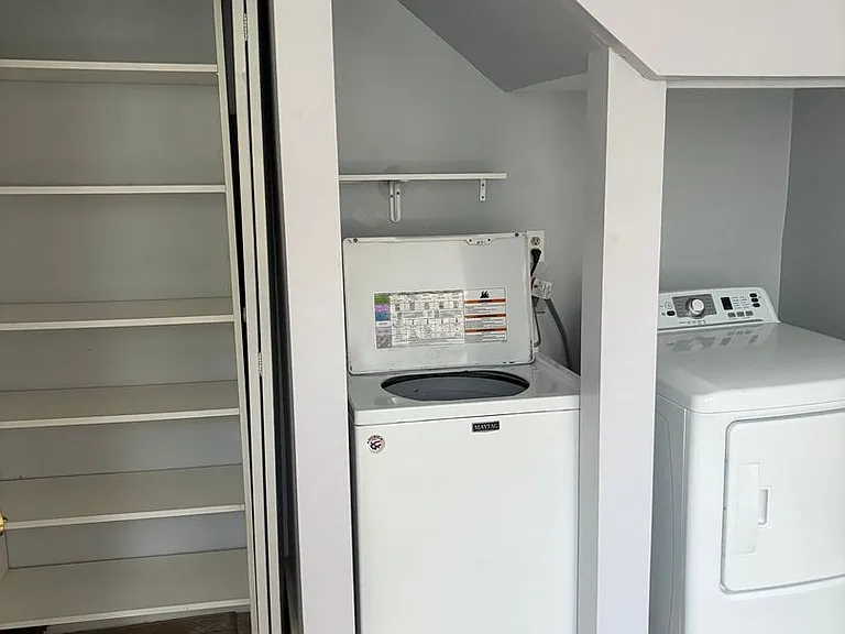 118 E Oak St — Photo 10