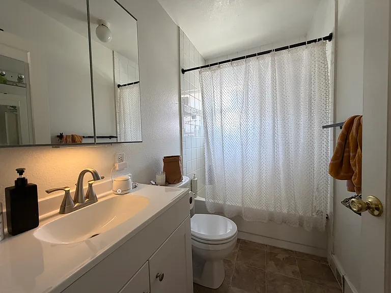 148 E Hampton Ave — Photo 8