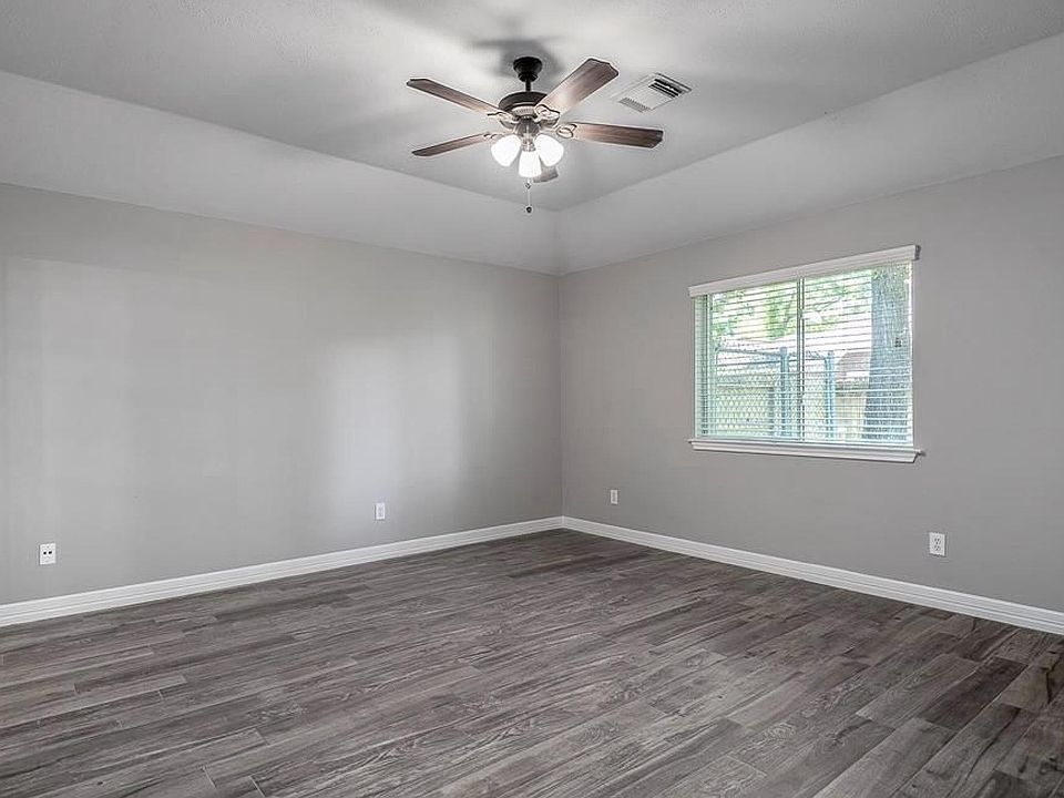 1st image of 610 Avenue J