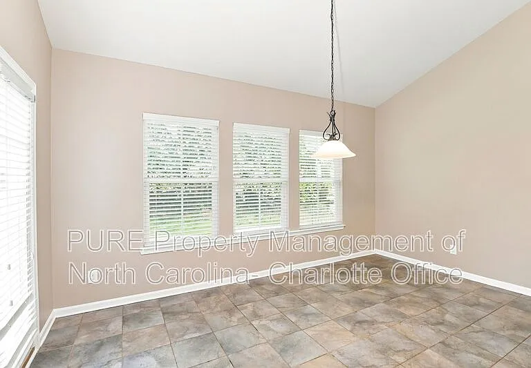 3007 Fallondale Rd — Photo 5