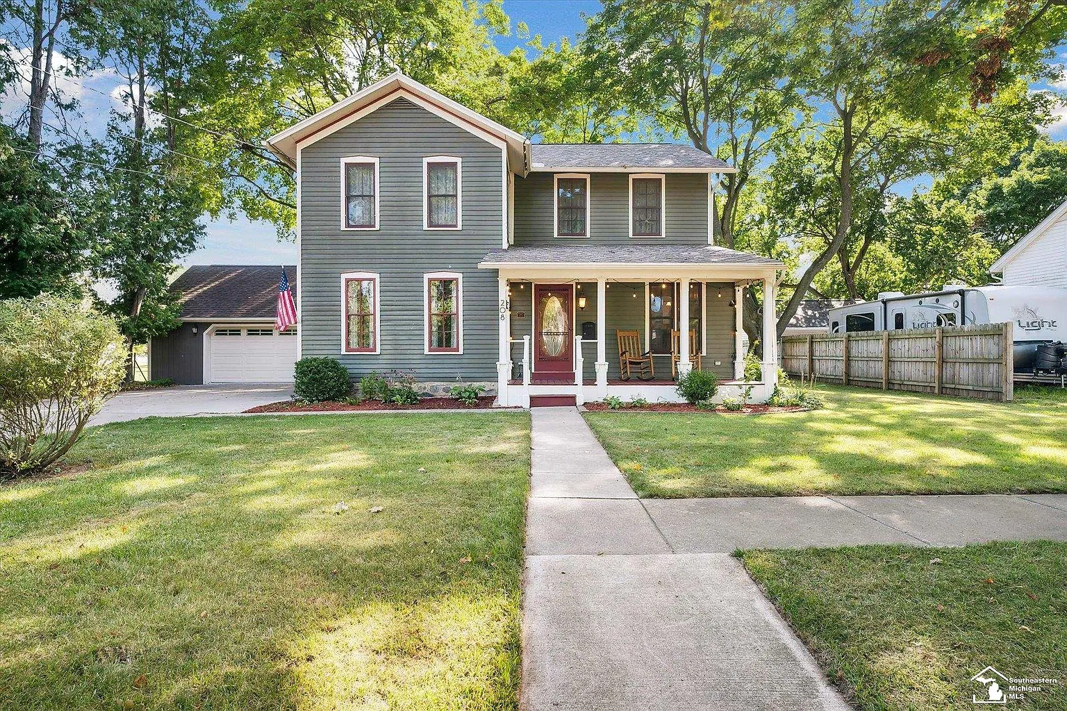 208 N Democratic St photo 1