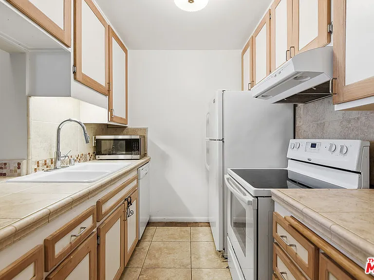 7777 W 91st St #B2157 — Photo 3