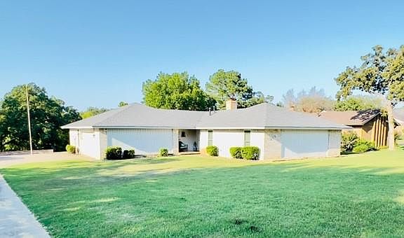 2nd image of 608 Twin Lakes Dr