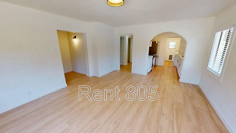 3 bed, 1.0 bath, 1019 sqft, $3,495 — Photo 2