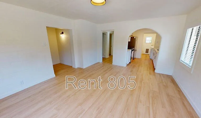 8236 Edison Dr — Photo 2