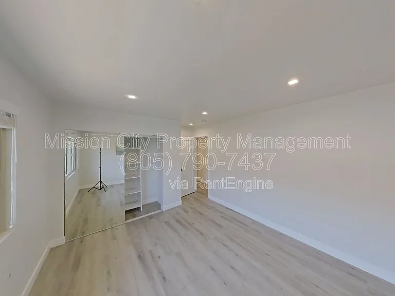 250 Ash Ave #C — Photo 11