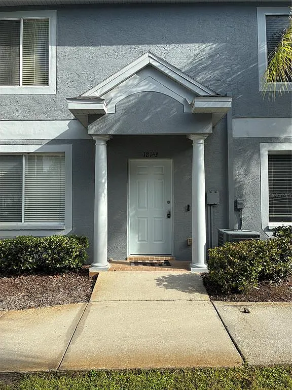 3 bed, 2.5 bath, 1364 sqft, $2,100 — Photo 2