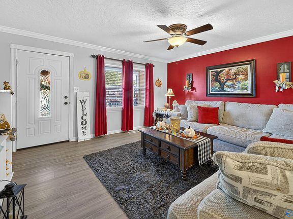 4th image of 412 Belmar Cir