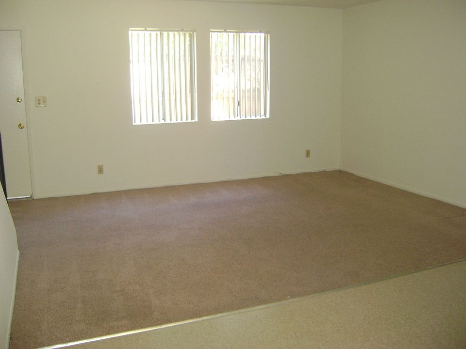 2nd image of 880 Center St