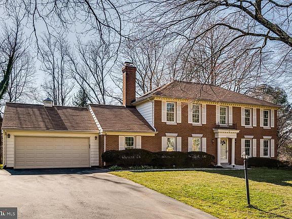 4th image of 15227 Red Clover Dr