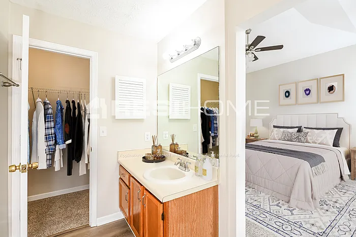 3776 Riverside Pkwy — Photo 9