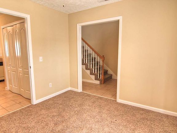 4th image of 1520 Middleborough Ct