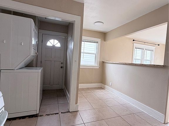 4th image of 206 S Guadalupe Ave APT C