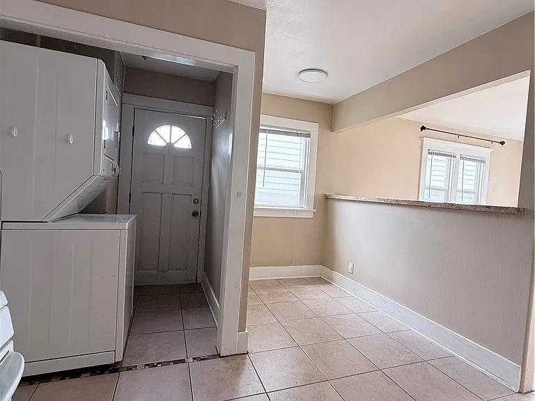 206 S Guadalupe Ave #C — Photo 4