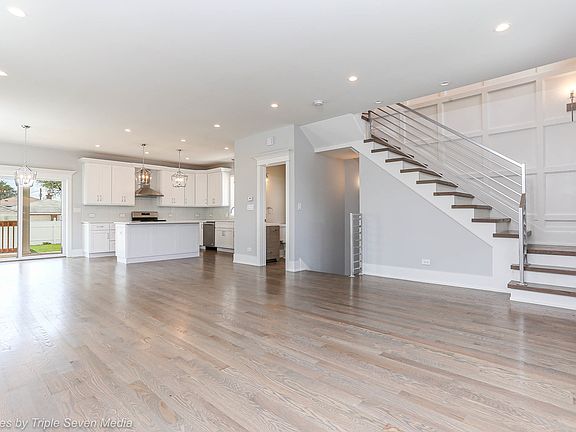 4th image of 5438 S Nashville Ave