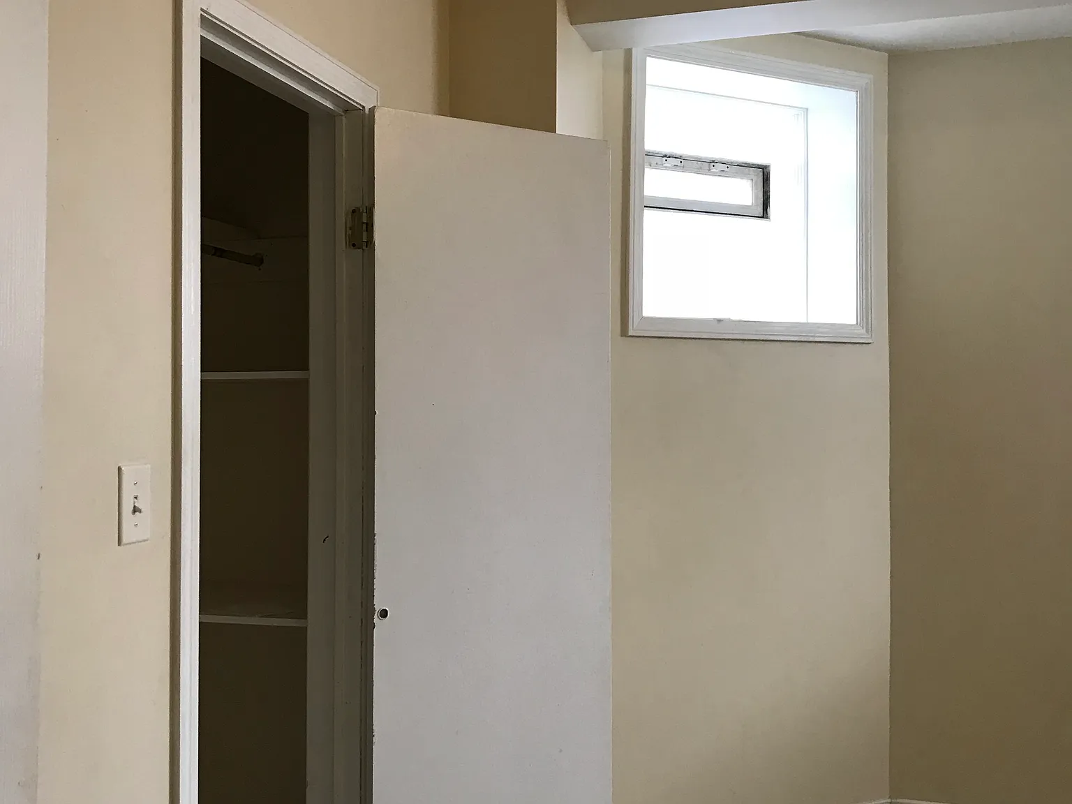 Studio, 300 sqft, $795 — Photo 2