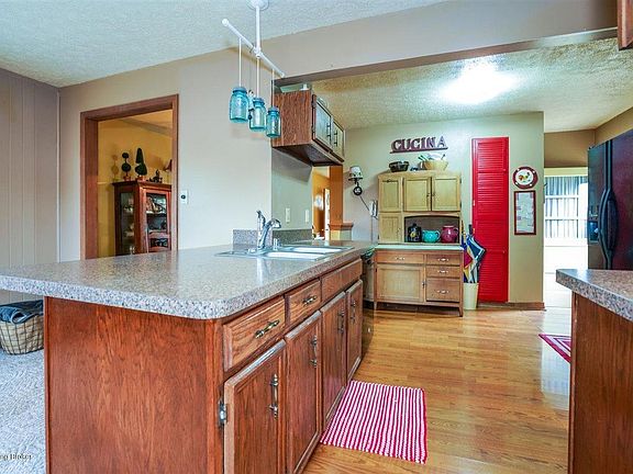 5th image of 8704 Alshire Dr
