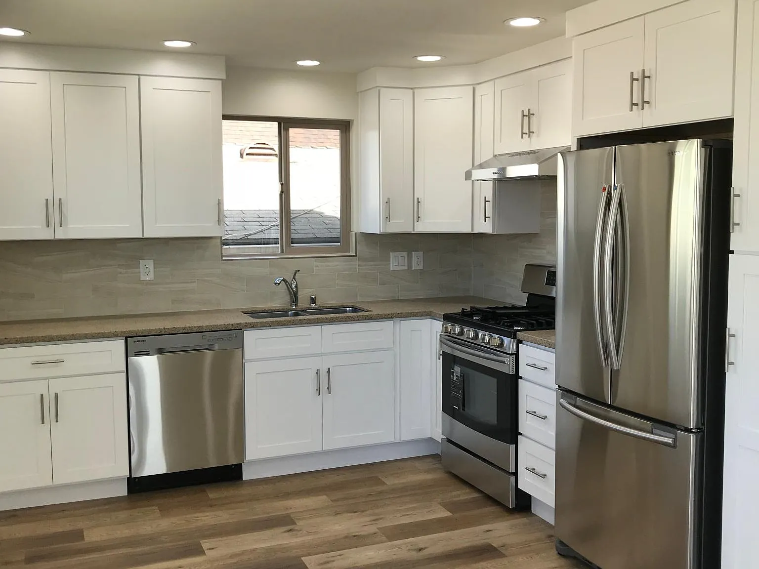 2 bed, 800 sqft, $5,500 — Photo 3