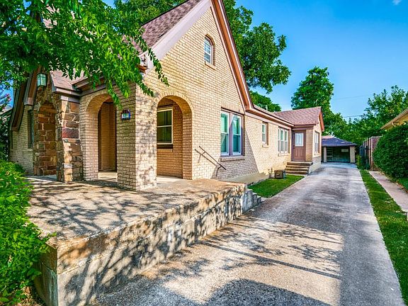 Driveway with Electronic Gate