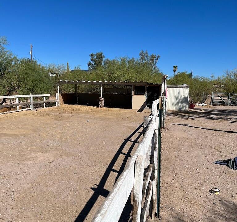 2nd image of 2278 E 6TH Avenue