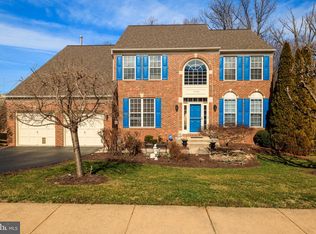5798 Valley View Dr, Alexandria, VA 22310