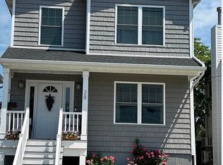 28 Sagamore Rd, Island Park, NY 11558