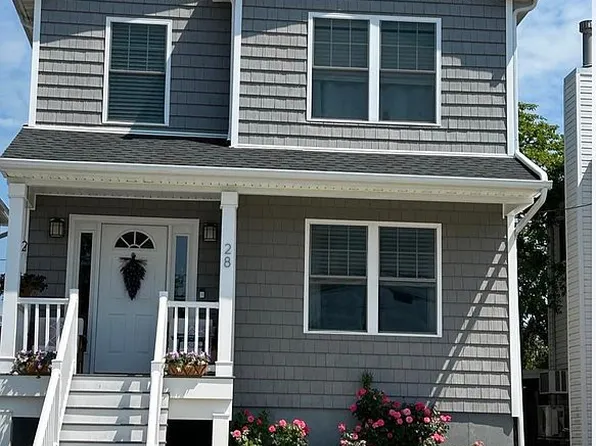 28 Sagamore Rd, Island Park, NY 11558