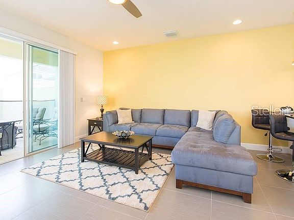3rd image of 1637 Retreat Cir