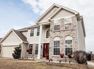 15 Behlmann Farms Ct, Florissant, MO 63034