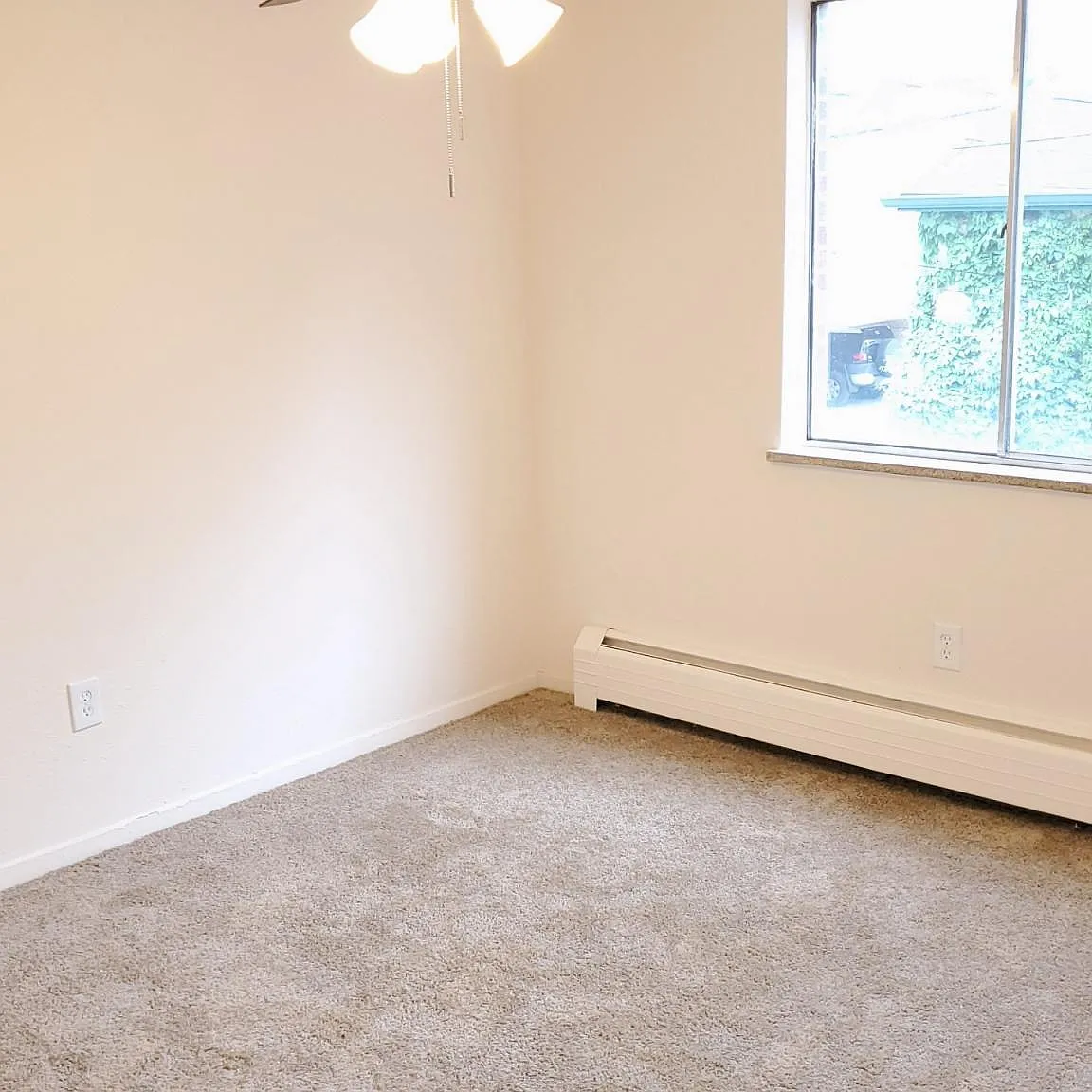 1315 N Columbine St — Photo 3