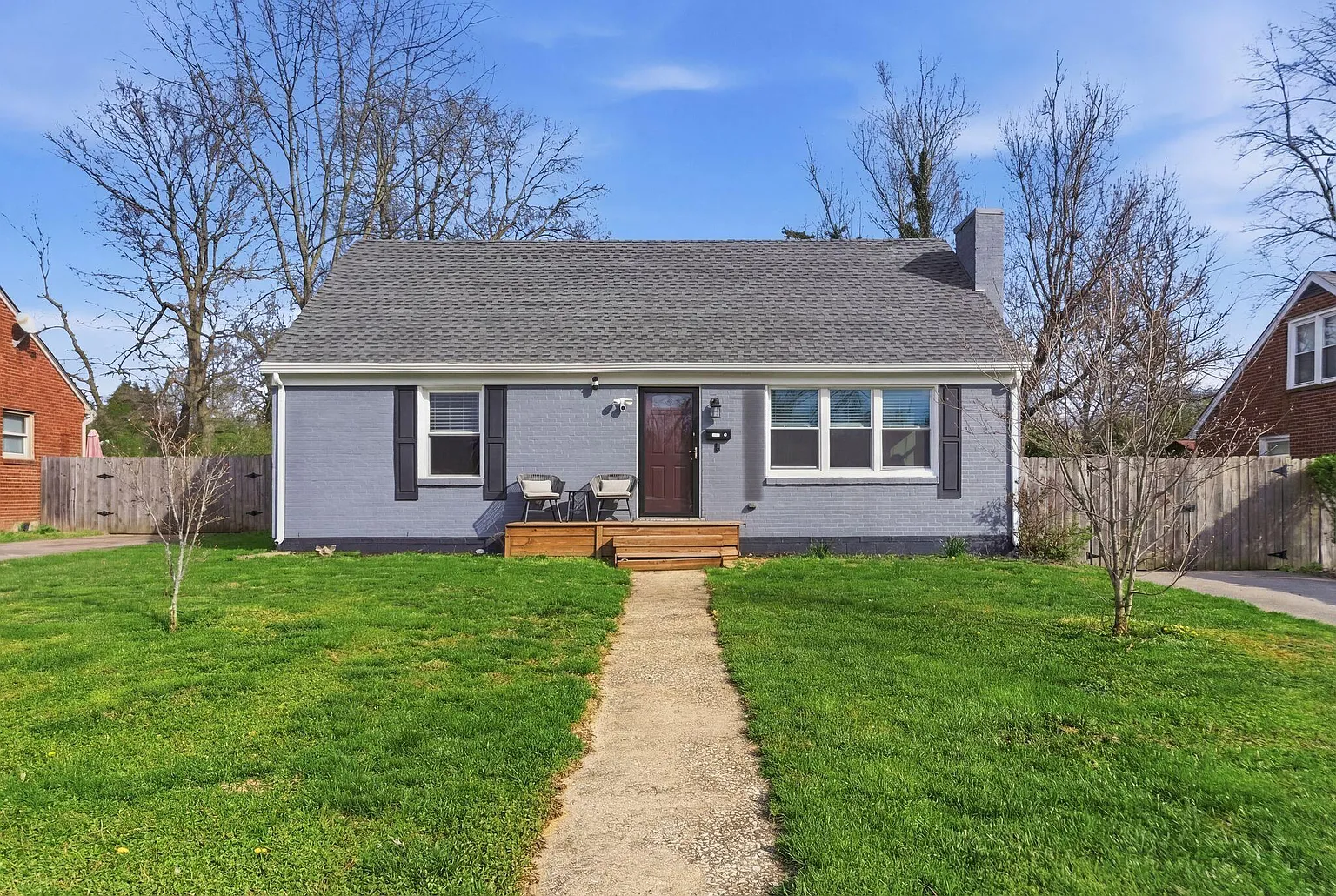 1812 Yorktown Rd photo 1