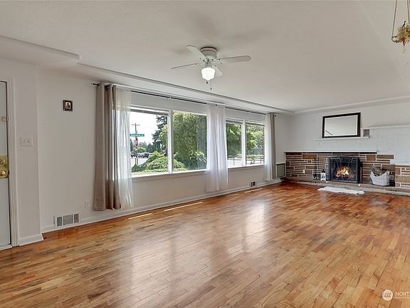 5th image of 1048 S Hawthorne Street