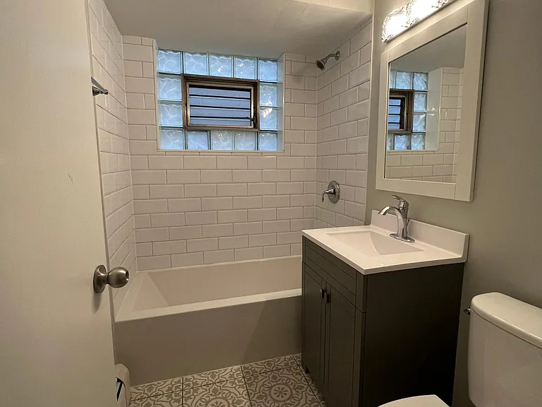 6022 N Avondale Ave #2N — Photo 7
