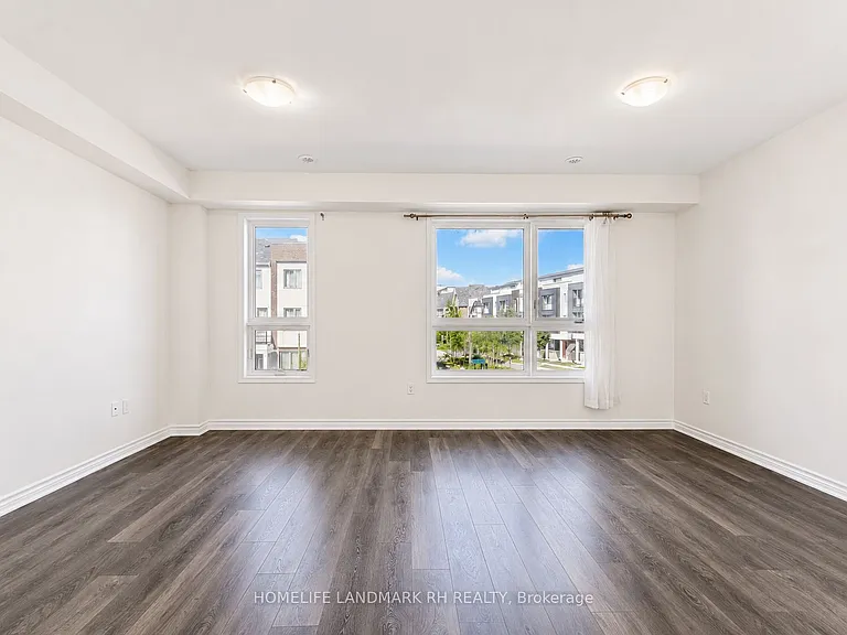 19 Edward Lennox St — Photo 4