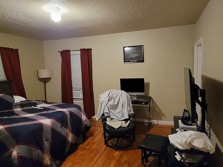 811 Walnut St #2 — Photo 6